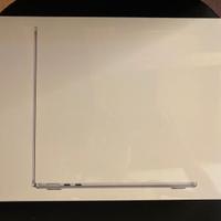 MacBook Air 13.6-inch