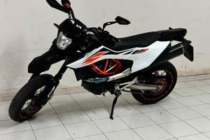 ktm 690 SMC R 2019 depo a libretto A2
