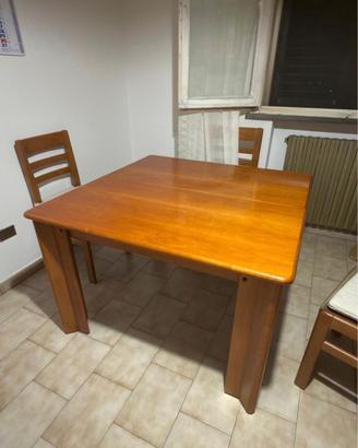 Tavolo in legno allungabile