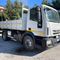 Iveco eurocargo 140e22 con ribaltabile trilaterale
