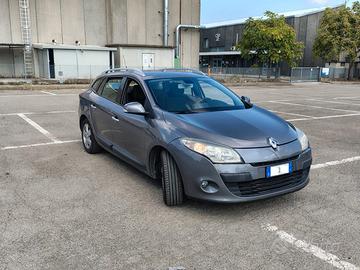 RENAULT MEGANE III  -- 2010 SPORTOUR
