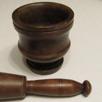 Mortaio e pestello in legno
