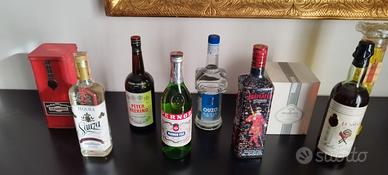 bottiglie da collezione , whisky , cognac , ecc.