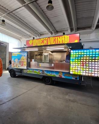 AUTONEGOZIO paninoteca ambulante food truck