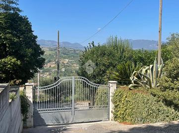CASA SEMINDIPENDENTE A BENEVENTO