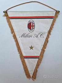 Gagliardetto Milan anni 80