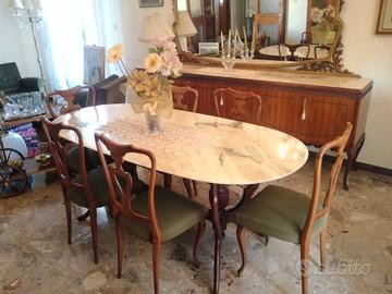 Tavolo in marmo con base in legno