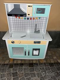 Cucina giocattolo