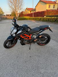 KTM 125 Duke - 2022