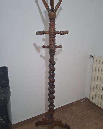 Appendiabiti in legno