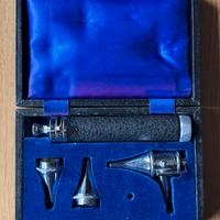 Auriscopio otoscopio vintage Gowllands England
