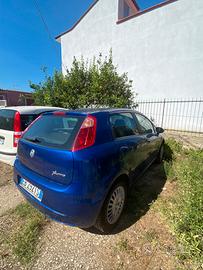 Fiat grande punto blu usata ma in buone condizioni