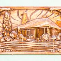 Bassorilievo in Legno. Casa in campagna.