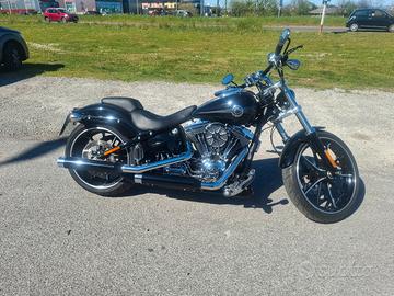 Harley-Davidson softail breakout 