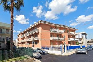 Ampio e luminoso 5 vani + Accessori -170 mq