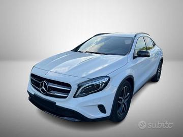 MERCEDES-BENZ GLA 180 d Premium