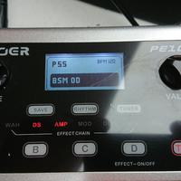 multieffetto per chitarra mooer pe100