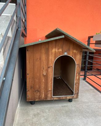 Cuccia da esterno in legno