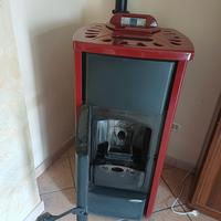 Stufa a pellet Marca Laminox Modello Greta idro 1
