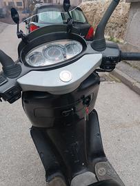 Scooter Leonardo 125
