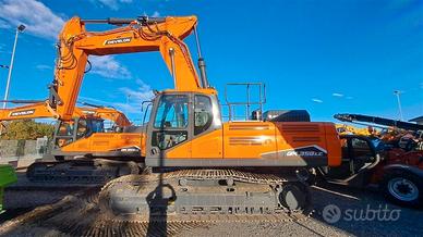 Escavatore cingolato Develon DX350LC - 7K