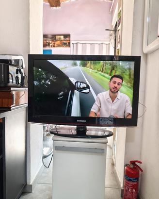 TV Samsung Led 32 pollici con telecomando 