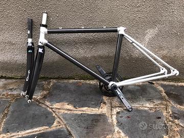 Telaio in carbonio/allluminio, 2 forcelle, 2 ruote