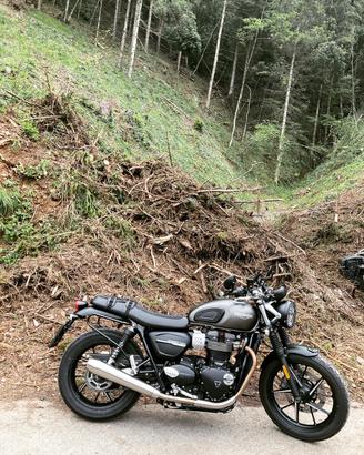 Triumph Street Twin 900
