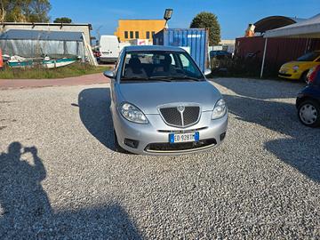 Lancia Ypsilon 1.3 MJT 75 CV Argento