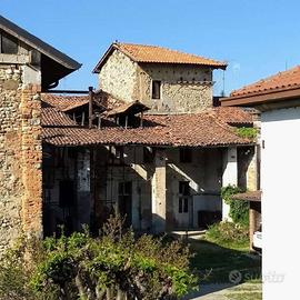 Rustico / Casale di 250 m² con 4 locali e box auto