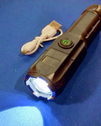 Torcia LED ricaricabile USB