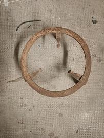 tre piedi antico  in ferro 