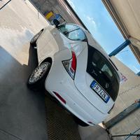 Lancia Ypsilon 3* serie 2017 valuto permuta