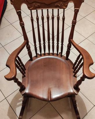 Sedia a dondolo in legno