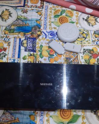 One connect per TV Samsung Q8C 55"