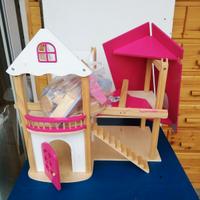 casa delle bambole e mobili in legno