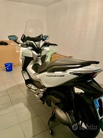 Splendido scooter 300 Honda