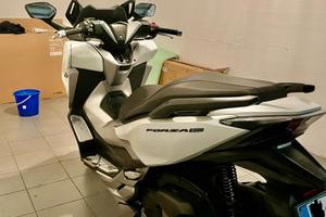 Splendido scooter 300 Honda