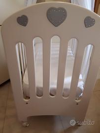 Culla in legno bianco