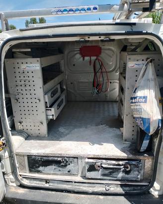 Portascale da tetto + Allestimento interno per Fia