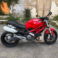 Ducati Monster 696