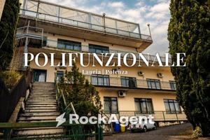 Immobile di 1320 m² con più di 5 locali a Lauria