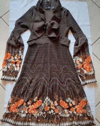 Abito a maniche lunghe. Marca Zara Basic