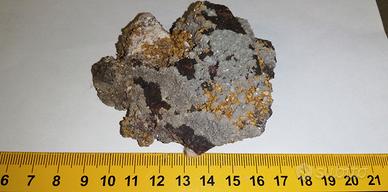 Minerale da collezione: Wulfenite Barite