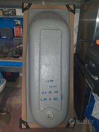 Vasca da bagno nuova ancora nell'imballo