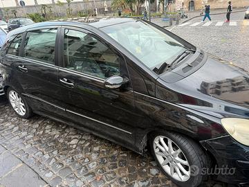 Mercedes benz  B200 cdi cambio automatico
