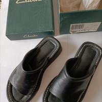 Ciabatte estive da donna in pelle nera Clarks