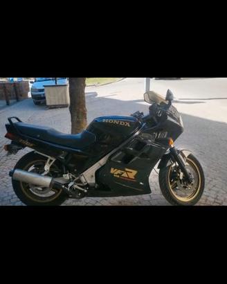VFR 750 F
