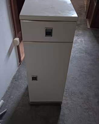 colonna bagno e mobiletto bagno