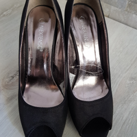 Scarpe NUOVE con tacco e punta aperta